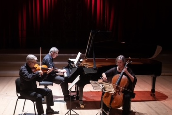 Pirasti Trio